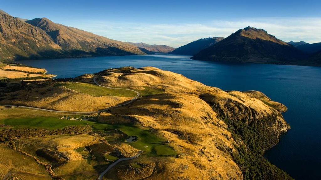 On this tour, you will play 3 rounds of golf at some of Queenstown s most spectacular golf courses.