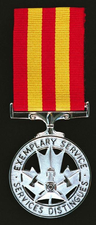 FIRE SERVICES EXEMPLARY SERVICE MEDAL TERMS A Canadian may be awarded this medal who: (a) is a member of the fire service on or after 29 August 1985; and (b) has completed twenty years as a member of