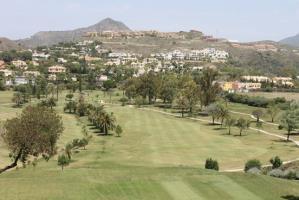 ANDALUSIA (M) El Paraiso Golf Club This Gary Player design is one of the most established courses on the Costa del Sol.