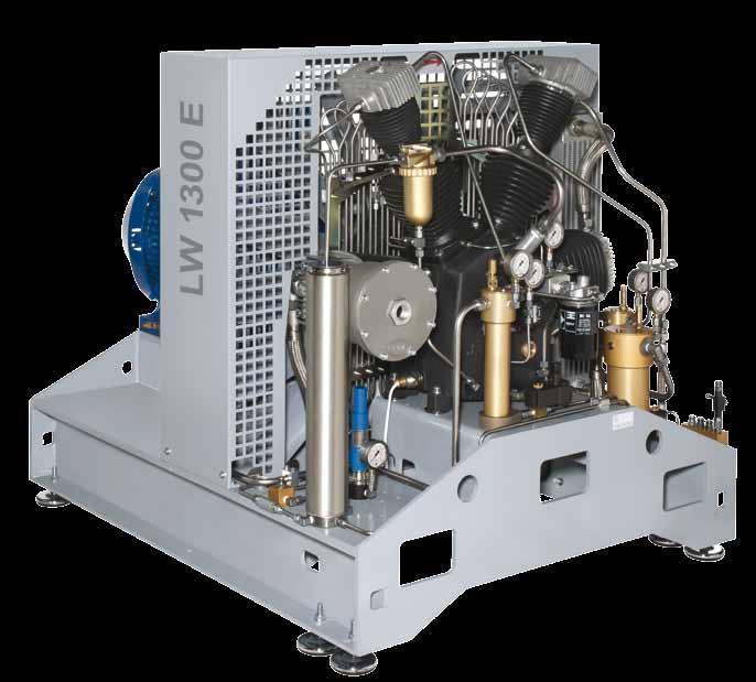42 Stationary LW 1300 E The LW 1300 E is designed for large industrial applications and is therefore a favorite compressor for breathing air