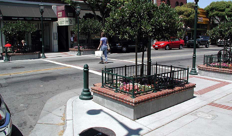 23 Los Gatos CA Traffic-calming methods such as curb extensions help slow traffic Resources: PEDSAFE