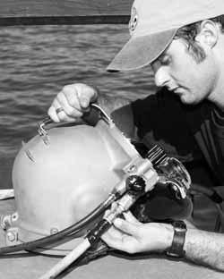 Chapter 3 - Setting Up to Dive Kirby Morgan 37SS Connecting the waterproof connectors. Connecting the umbilical to the helmet.