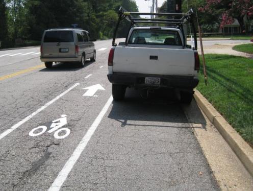 The recommended lane width for this location is five to six feet (AASHTO, 2012).