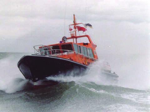 10. HYDRAULIC BOARDING AND LANDING FRAMES Some pilot boats are fitted with hydraulic boarding and landing frames on both sides of the vessel, designed to assist and increase the safety of the pilot