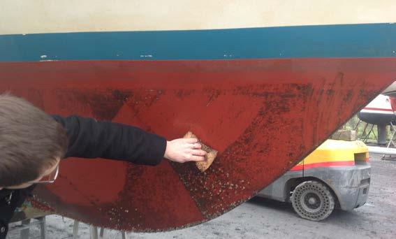 4 The advantages over conventional antifouling products are: 1 / Ecological: preserves the marine environment and human health The product is not erodible in water and contains no biocide.