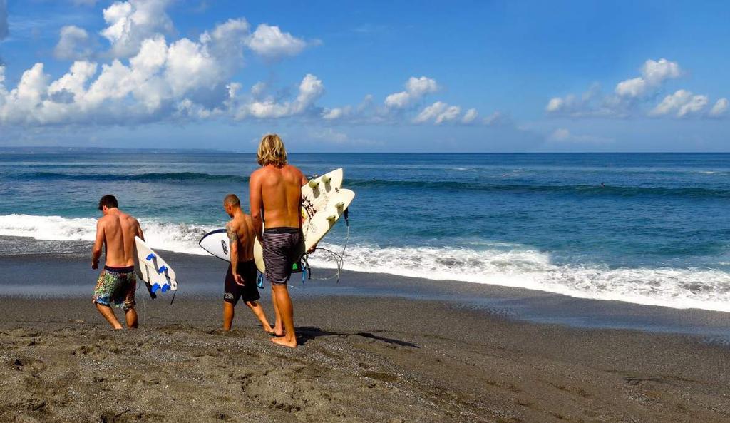 Mojosurf caters specifically for beginners and intermediate surfers who want to learn how to surf or improve their surfing in a fun and safe surf