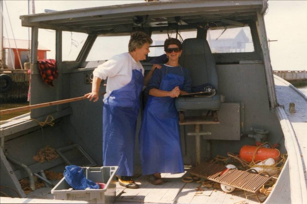 Women s s Roles in Island Fisheries There was a time