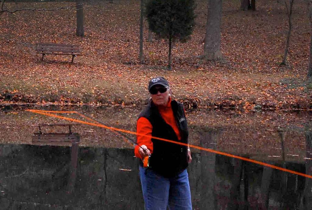 MAIN TITTLE Bob Clouser s SUB-TITTLE INVERTED LOOP CAST Author Surname - MCI & THCI, Los Angeles, California and TIPS FOR CASTING WEIGHTED LINES and FLIES by Bob Clouser, Middletown, PA, USA.