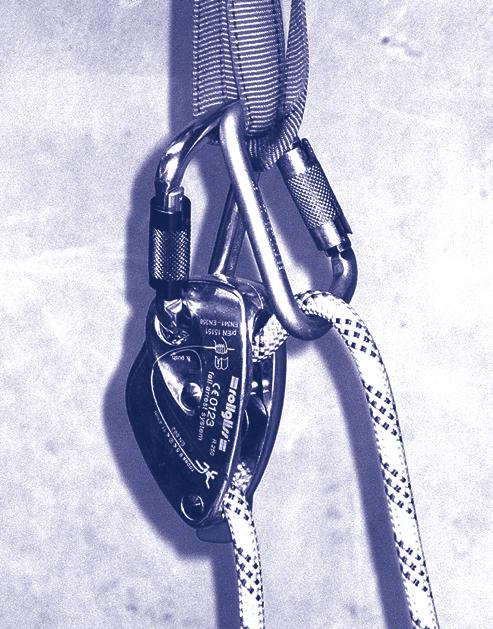 and will help control the descent speed with their grip on the free end of the rescue rope. Note: The use of a second carabiner is optional.