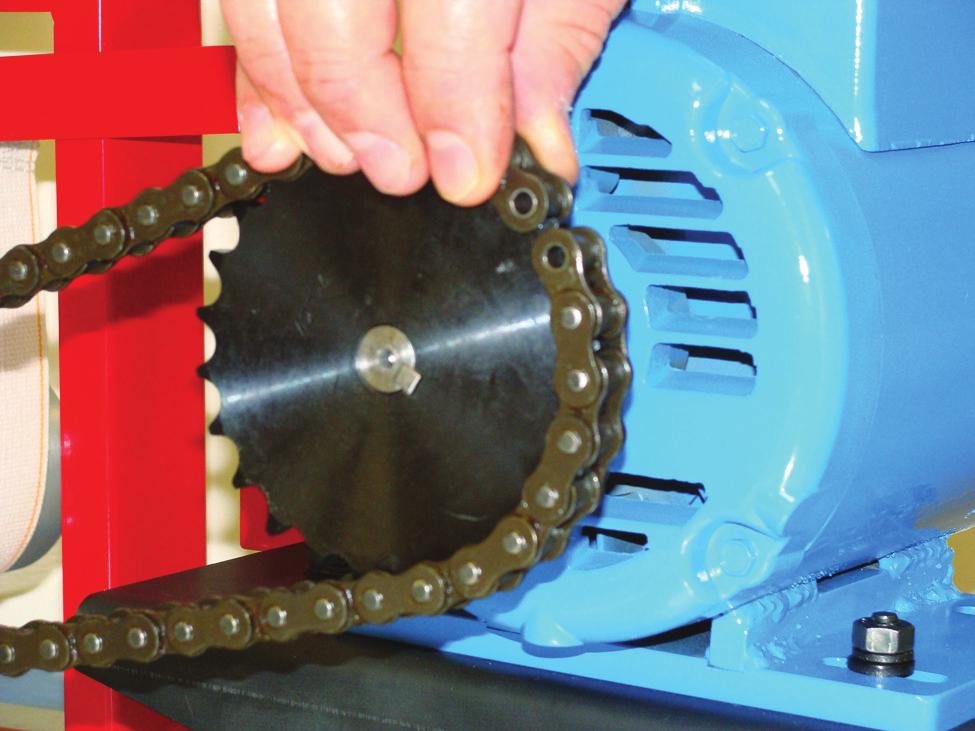 OBJECTIVE 12 DESCRIBE TWO METHODS OF INSTALLING A LIGHTWEIGHT CHAIN WHICH USES A MASTER LINK There are two main methods used to install chains which have a master link: using the sprocket teeth mesh