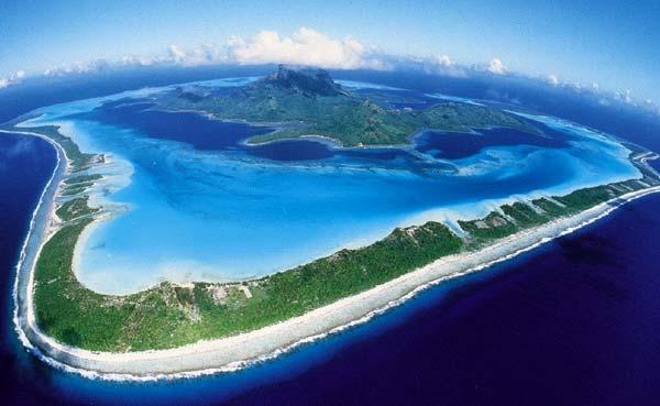 Lagoon Barrier Reef Surrounding