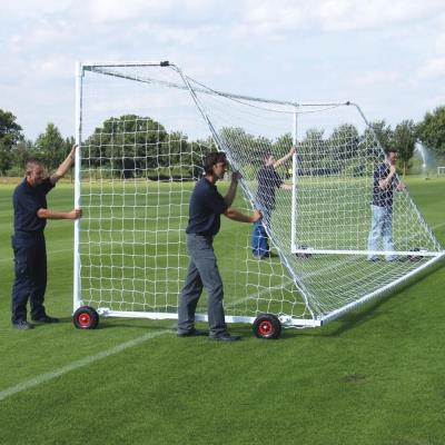 e) It is strongly recommended that nets should only be secured by plastic hooks and tape, and not by metal hooks. Any metal hooks should be removed and replaced.