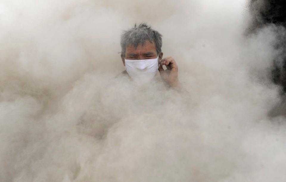 Control of dust exposure - Masks When the previous options cannot reasonably be used Masks (RPE) are the final option and last line of defence Drawbacks: Fit