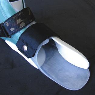 Soft lateral toe containment y Comfortable control of