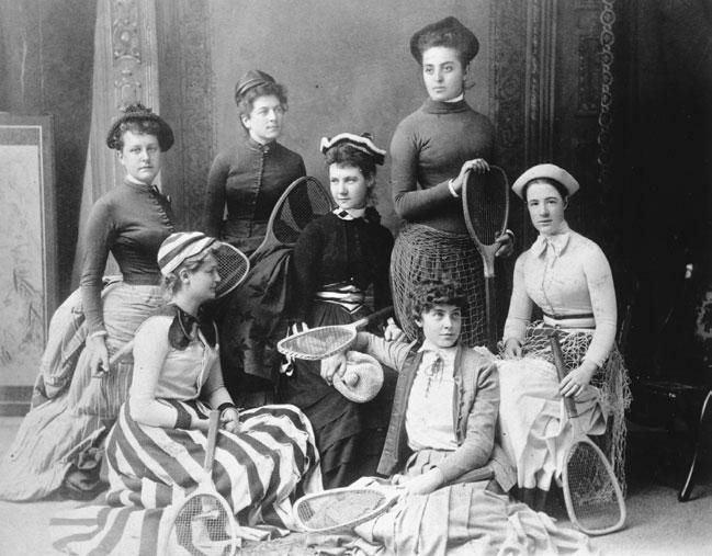 CHAPTER NINE Wellesley College tennis players, Spring 1887. The two women center front wear loose bloused tops that contrast sharply with the tight basque bodices of the others.