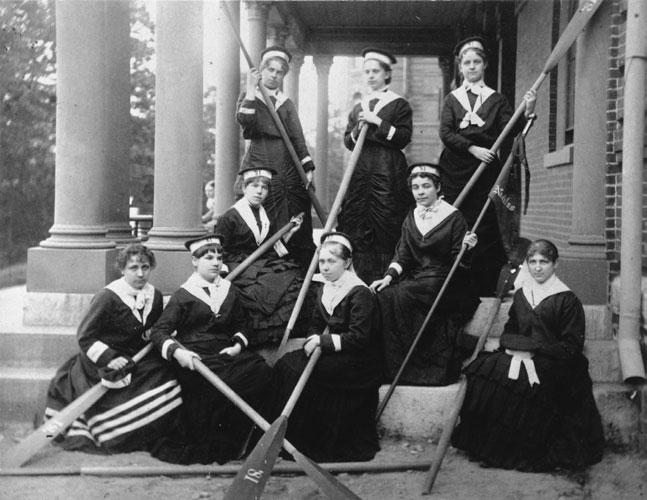 INNOVATION AT WELLESLEY Crew of 1881. Hats, each with its identifying 81 on the band, and blouse shirts match, skirts do not. Courtesy of Wellesley College Archives.