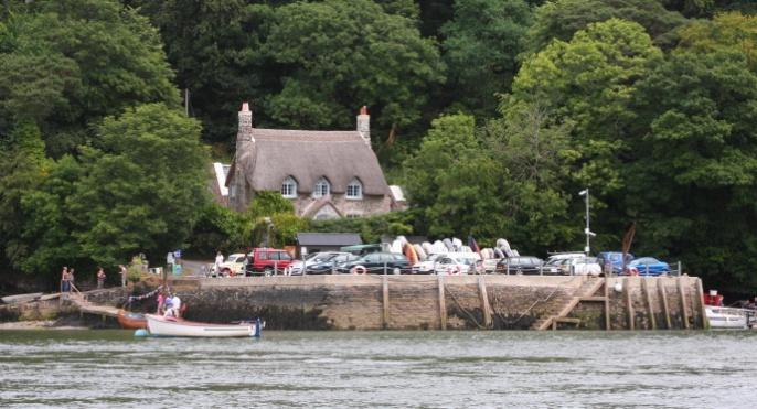 """#$%&#'$(#)* Dittisham Dittisham and the Ferry Boat Inn (Chart point 3) *""%,)-' Dittisham dates back to the Saxon invasion of Devon 660 A.D. Visitors are now usually looking for a good lunch, drink or some fun crabbing on the long dinghy pontoon.