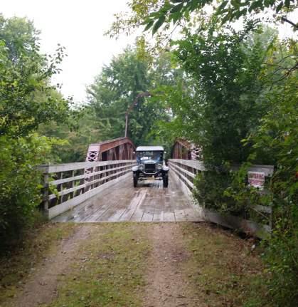 P a g e 7 Dairyland Tin Lizzies Wild Rose Fish Hatchery / Covered Bridge Tour By: Keith Gumbinger August 26, 2017 Wonderful Model T type roads, lots of trees, lakes and fish, and