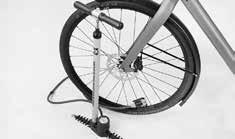 A hgher pressure gves a better rdng stablty and reduces the rsk of a puncture. The mnmum and maxmum pressure (n bar or PSI) s ndcated on the tyre sde.
