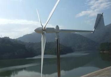 4.2 1.5kW wind turbine output power curve 4.3 Technical characteristic (1) Special yawing design: exactly regulate wind rotor rotating speed, automatic yawing when wind speed is over rated wind speed.