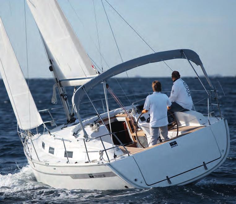 CRUISER 32 38 39 No compromises Clear lines, outstanding performance and comprehensive standard equipment make the CRUISER 32 a sailor s ideal.