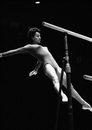 ARTISTIC GYMNASTICS Tokyo 1964 Uneven bars (W) Los Angeles 1984 Rings (M) Rio 2016 Floor exercises (W) Rio 2016 Vault (M) INTRODUCTION Artistic gymnastics is one of the disciplines that have always