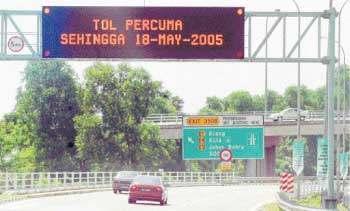 > GUTHRIE CORRIDOR EXPRESSWAY Used to be: Three RM1 stops. The damage now: Each up by 40 sen. This is, undoubtedly, the fastest way from Shah Alam to Rawang.