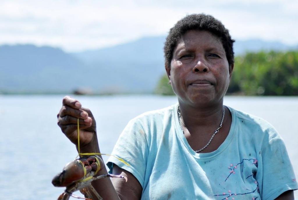 Kaimana Site Profile: Mudcrab Fishery in Arguni District, Kaimana Regency, West Papua Province Logistic Tips Mudcrab fisherwoman.