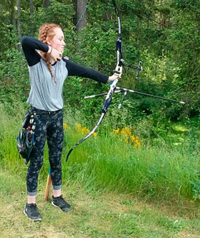 Enumclaw archer shatters record at national meet Kevin Hanson Tue Aug 15th, 2017 11:30am Courier Herold Enumclaw Jenelle Delfino has come a long way in the sport of archery, eventually breaking a