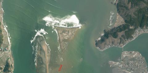 Aerial photographs of the Kitakami River morphology changes caused by the 11 Tohoku Tsunami Figure is measured water level data from survived stations along the Kitakami River and Old Kitakami River.