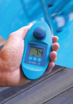 The Scuba II enables the operator to check the pool water quickly and accurately. The integrated sample chamber filled by immersing it in the water.
