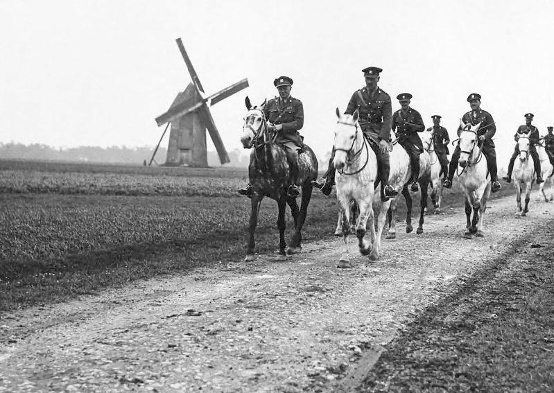 war poetry. Novels, plays and documentaries have also featured the horses of World War 1. Members of the Royal Scots Greys near Brimeux, France in 1918.