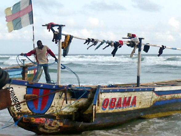 The majority of Ghana s fishing fleet consists of traditional canoes.