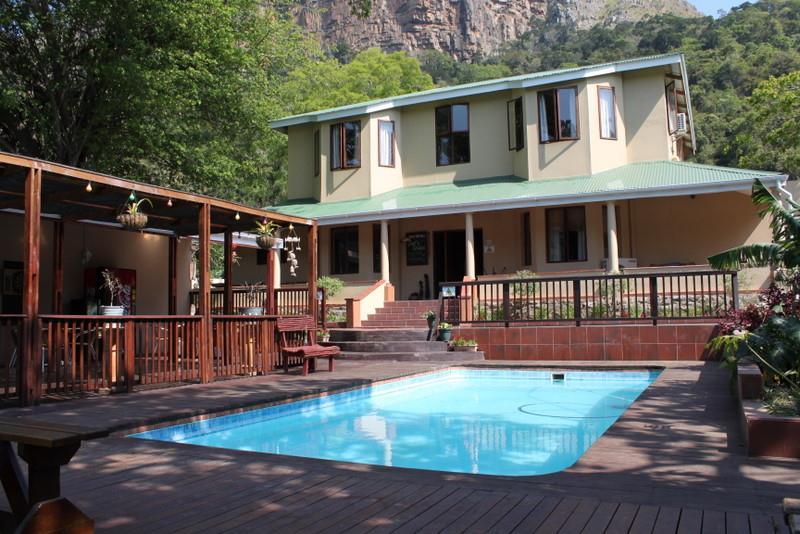 Tea and coffee facilities are available and the rooms are equipped with TVs with limited DSTV channels. The rooms have lovely garden, mountain or river views and some rooms are air-conditioned.