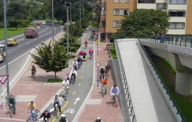 Pedestrian Spaces and Bike Paths Bogotá bicycle riders increased from 0.3% to 4.