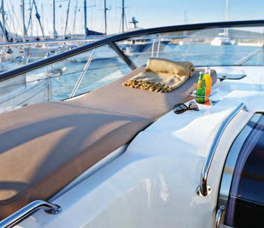 SPORT 39 12 13 Wellness on the water Dynamic, powerful proportions, plus the utmost in space and comfort, the SPORT 39 offers everything you want from a modern