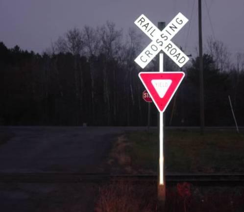Railroad & Light Rail Crossings YIELD or STOP signs