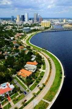 WHAT ARE COMPLETE STREETS? CASE STUDIES COMPLETING YOUR MAIN STREET Bayshore Boulevard Tampa, FL AGENDA 1. What are Complete Streets? 2. Case Studies 3.