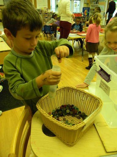 KINDERGARTEN DISCOVERY AND EXPLORATION! The Science/Discovery Area has continued to be a busy place in the kindergarten classroom!