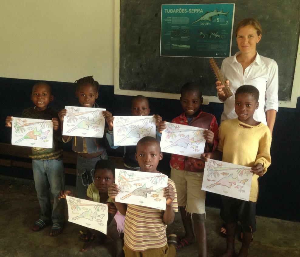 Ruth Leeney with elementary school students in Zambezia province.