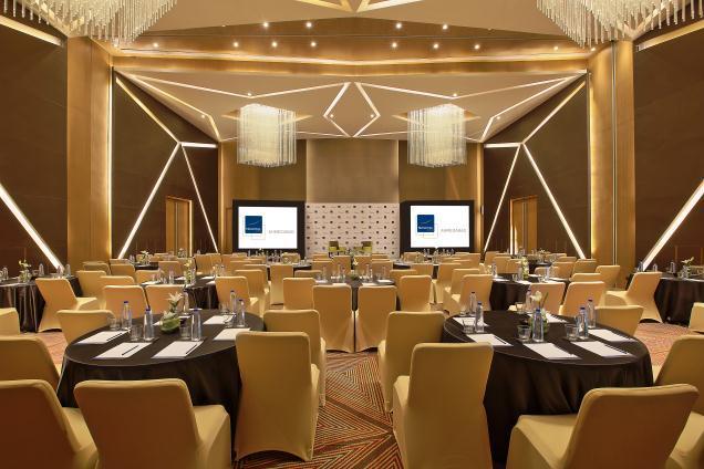 MEETING SECTION @ 1 TITLE NOVOTEL SECTION 1 TITLE Seal the deal in style, be it banquet, seminar, conference, wedding reception or even a them party for that matter! With over 10000 sq. ft.