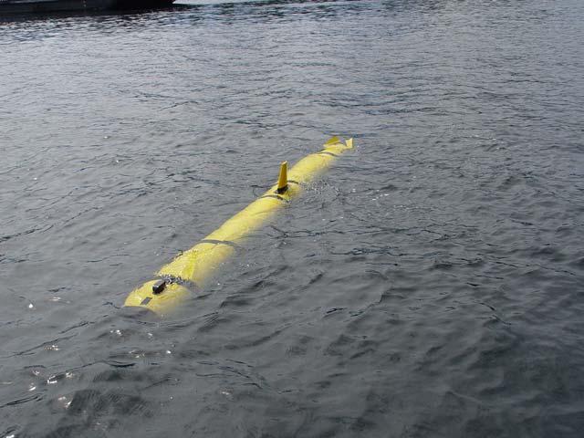 5 lbs buoyant) Note bow submerged, including 2 tall acoustic transponder 6/9/05, 9:55 am (4:15 hours