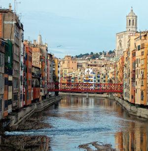 DAY 5 Thursday, 13 April 2017 Today we will spend some time in Girona. Girona is a beautiful medieval city that stands out from the local landscape.