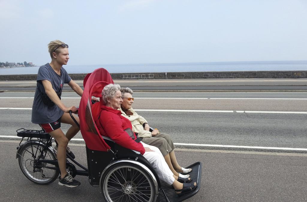 8,000 volunteers across the globe offer free bike rides in rickshaws to local nursing home residents giving elderly people a better life through life-affirming experiences shared with others.