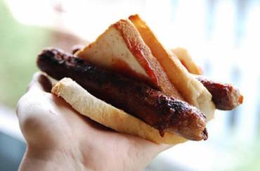 Breakfast burger Bacon, egg and cheese burger served with tomato relish $ 6.50 per person Sausage Sizzle Beef sausages served with sliced bread and condiments $10.