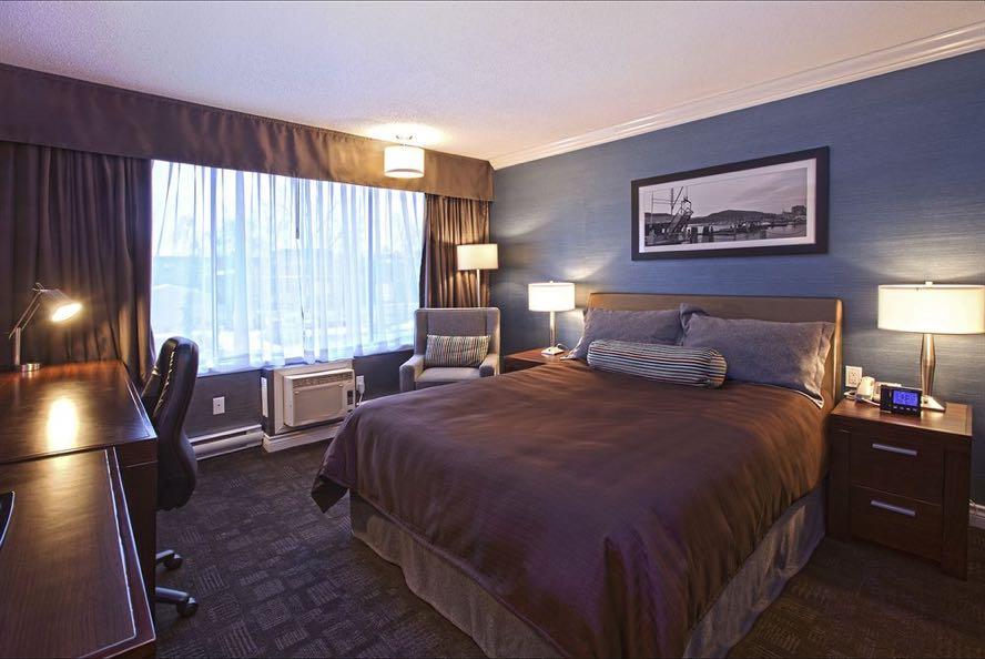 Reserva ons can be booked either toll-free at 1-800-SANDMAN (1-800-726-3626) or through the Kelowna property directly at