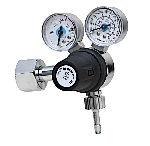 - 3 / 4 "tube connection (for Oxygen) - Input and output pressure gauges.