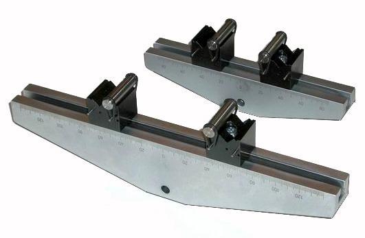 Each 3 point setup includes a support span base, two lower anvils which are adjustable to handle specimens of different spans, and a single upper loading anvil.