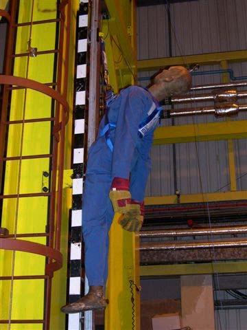 (B): 4.72 m Vertical distance from harness attachment point to floor after release (A): 3.89 m Vertical displacement of dummy: B-A = 0.
