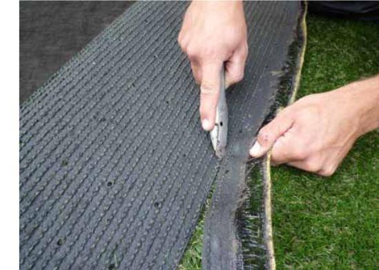 Cutting artificial turf to size Artificial turf can be easily cut to size using a Stanley knife.